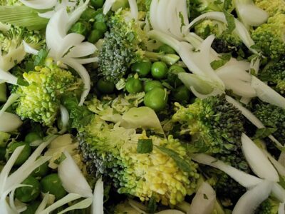 broccoli, peas and spring onion